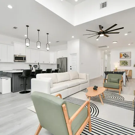 Luxe 3Br/2Ba Near Downtown•Sleeps 9• Netflix•Wi-Fi Vila